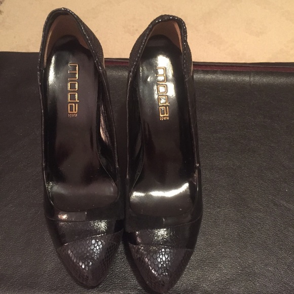Moda Shoes - Picture 2 of 4